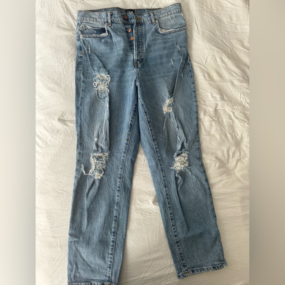 Urban Outfitters BDG Jeans Slim Straight Blown Out Knee Distressed Size 30